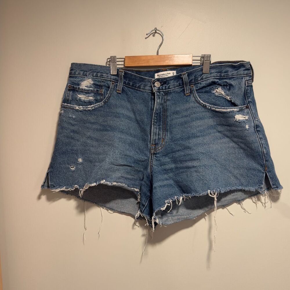Abercrombie & Fitch Curve Love Boyfriend Denim Shorts – Size 33/16